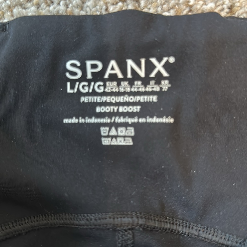 SPANX Booty Boost Flare Pant, Black, Size Large Petite, Like New - Picture 5 of 6